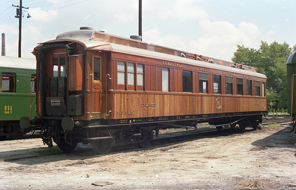 11. ábra. Wagon-Lits WR 2347 teakfa étkezőkocsi. (Fotó: Németh Andor)