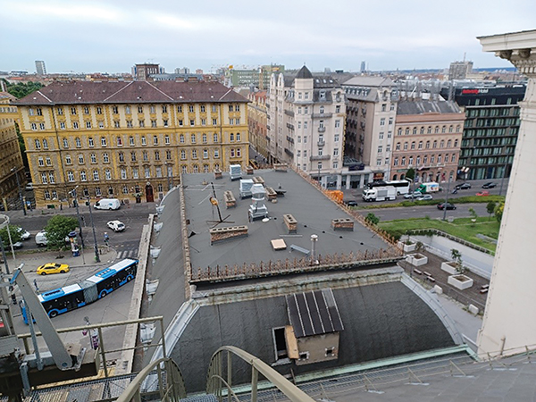 4. ábra. A hő- és füstelvezető ventilátor az A épület tetején